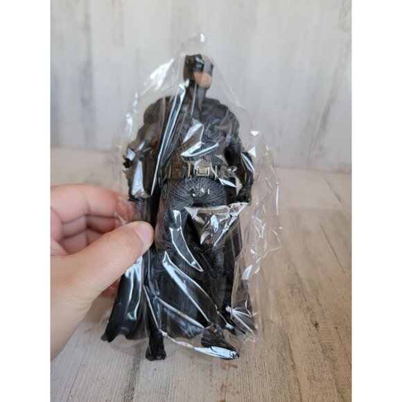 Realistic Justice League Batman action figure home decor collectible - Picture 4 of 10